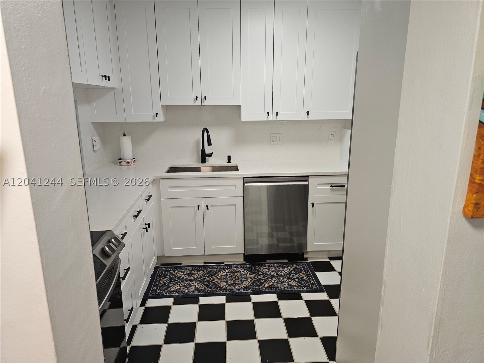 FIRST GULFSTREAM GARDEN - Residential Lease