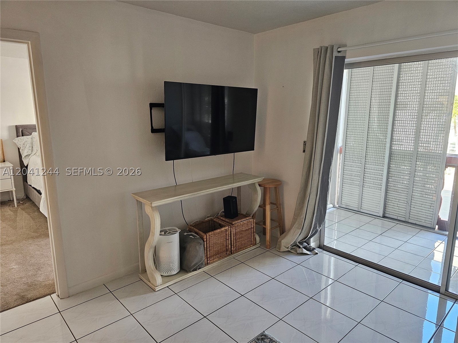 FIRST GULFSTREAM GARDEN - Residential Lease