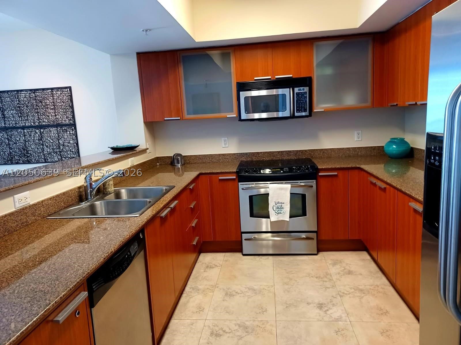 LA PERLA CONDO - Residential