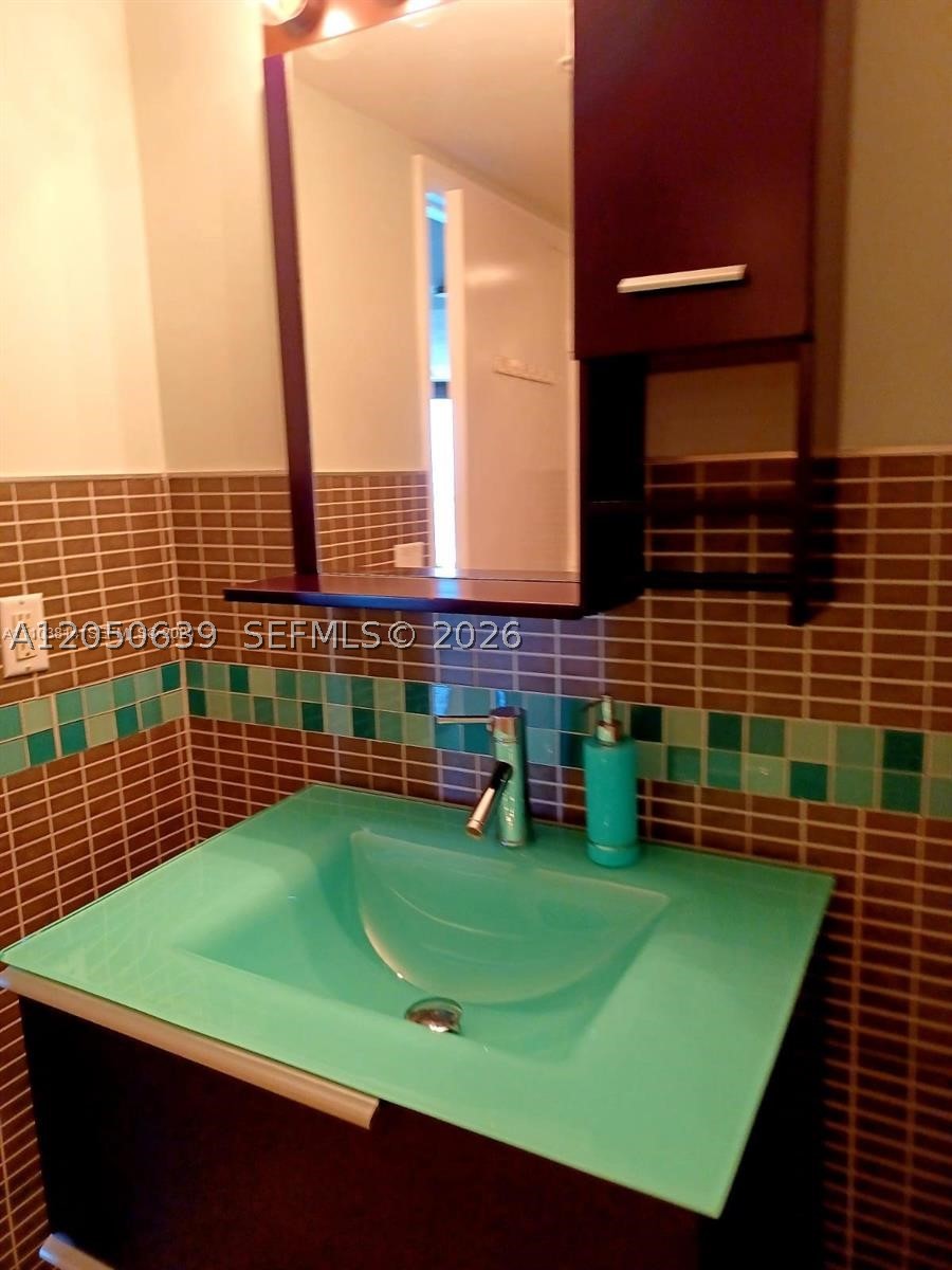 LA PERLA CONDO - Residential