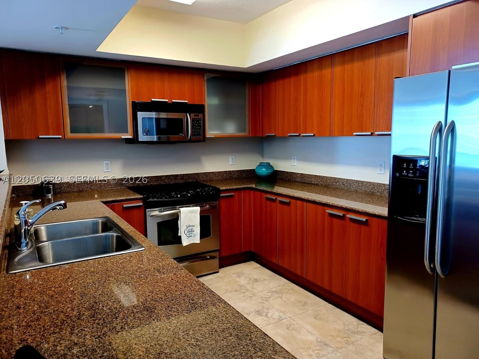 LA PERLA CONDO - Residential
