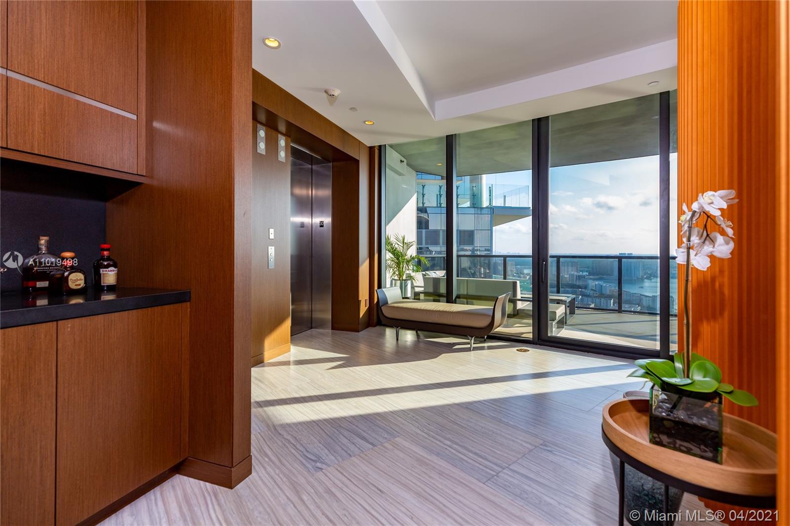 18555 COLLINS AVENUE COND - Residential