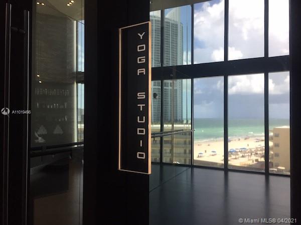 18555 COLLINS AVENUE COND - Residential