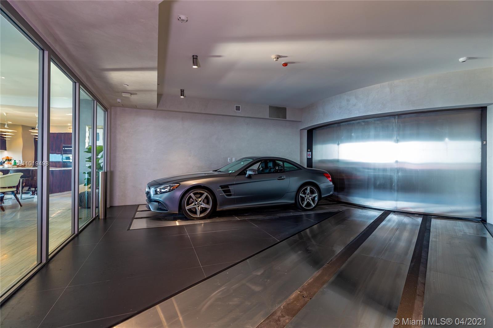 18555 COLLINS AVENUE COND - Residential
