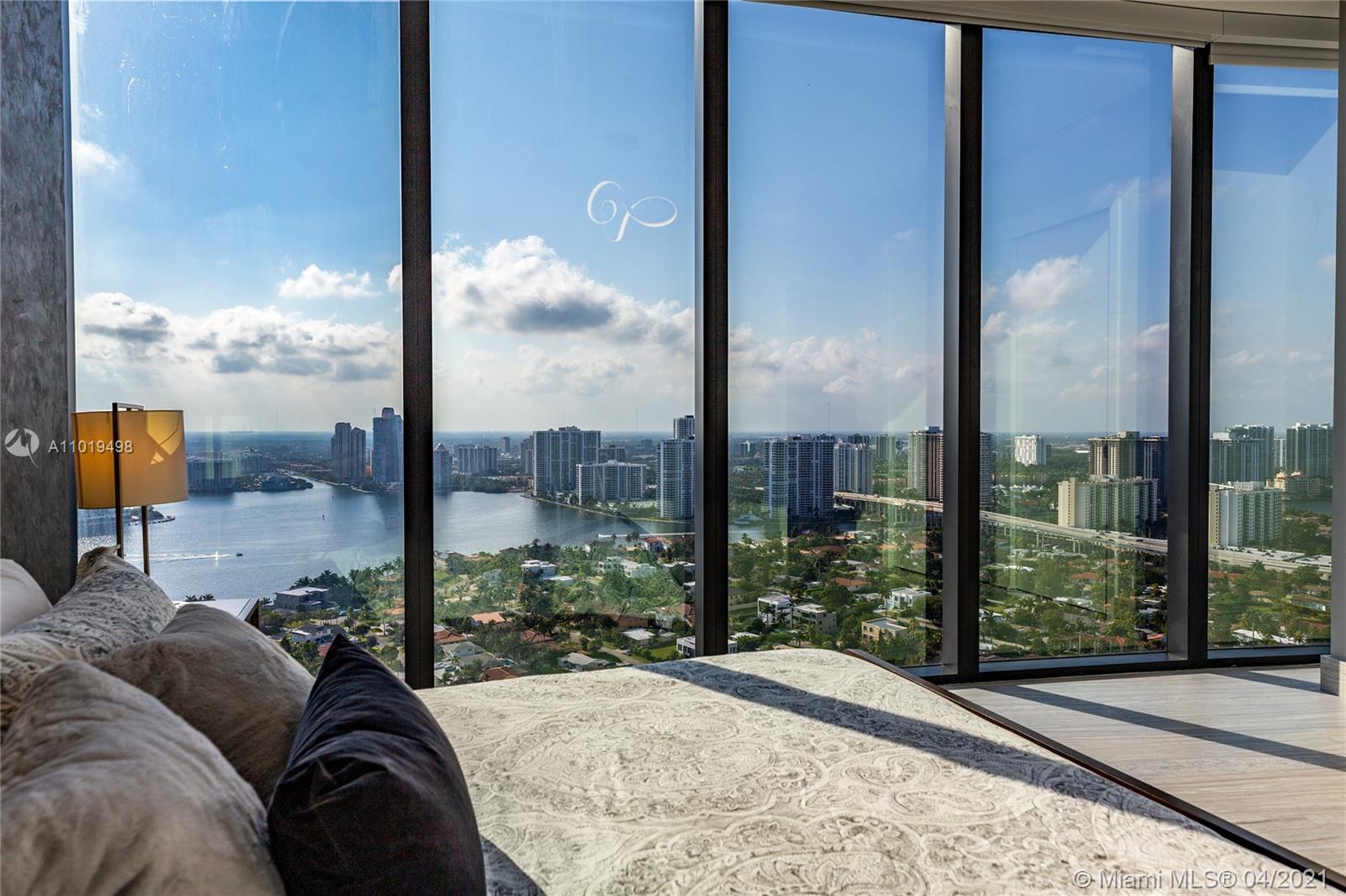 18555 COLLINS AVENUE COND - Residential