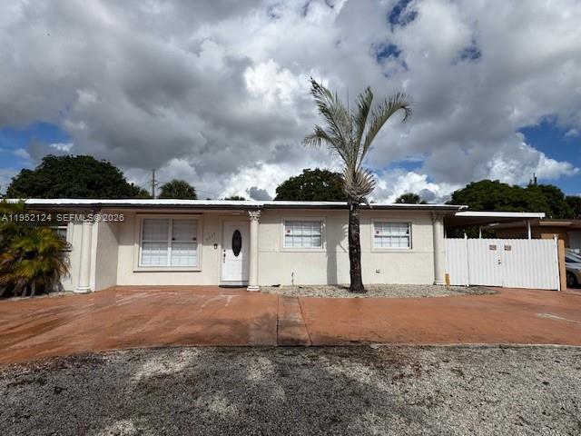 CAROL CITY LAKE STEVEN ES - Residential Lease
