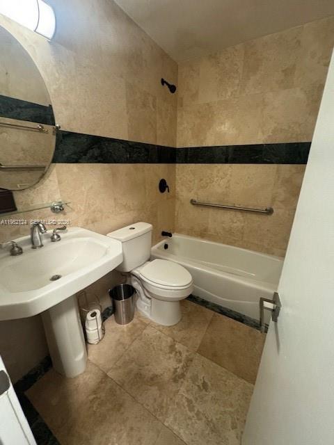 CAROL CITY LAKE STEVEN ES - Residential Lease