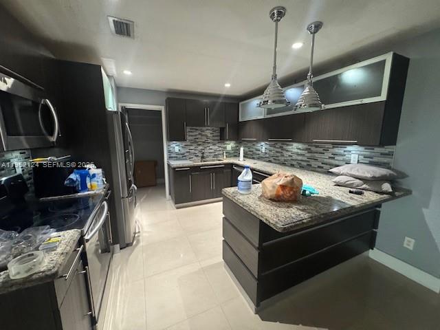 CAROL CITY LAKE STEVEN ES - Residential Lease