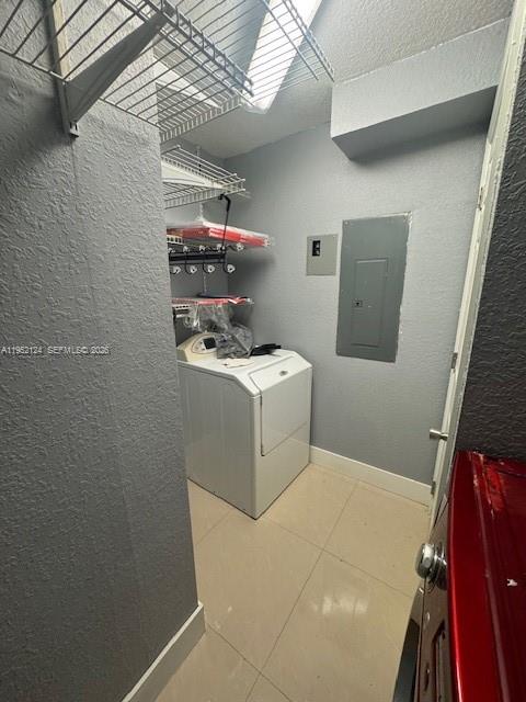 CAROL CITY LAKE STEVEN ES - Residential Lease