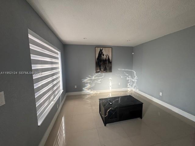 CAROL CITY LAKE STEVEN ES - Residential Lease