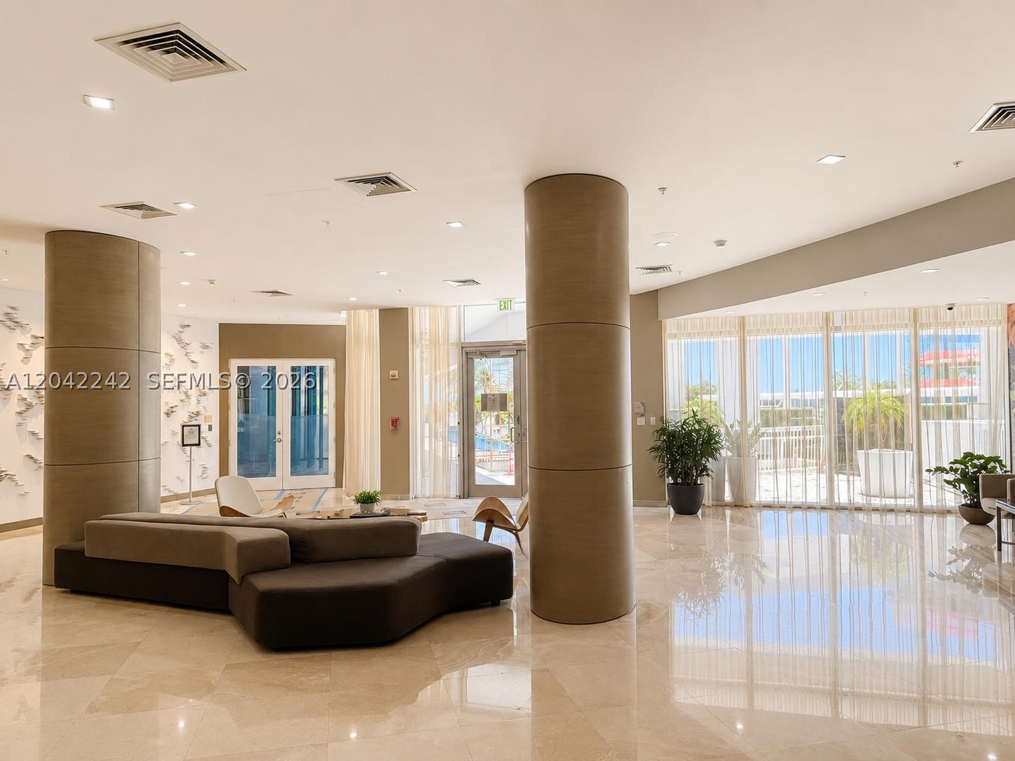 HARBOUR HOUSE CONDO - Residential