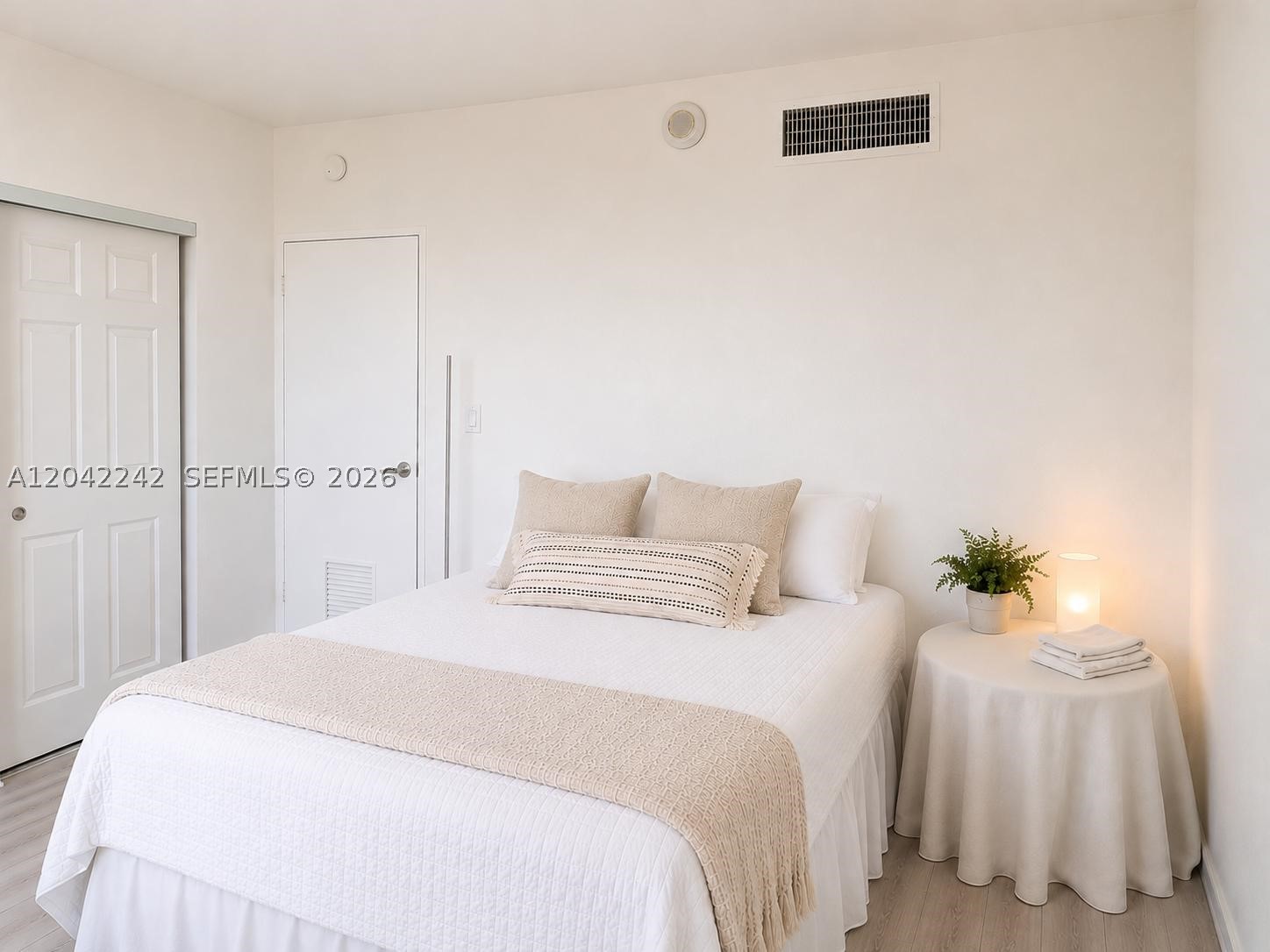 HARBOUR HOUSE CONDO - Residential