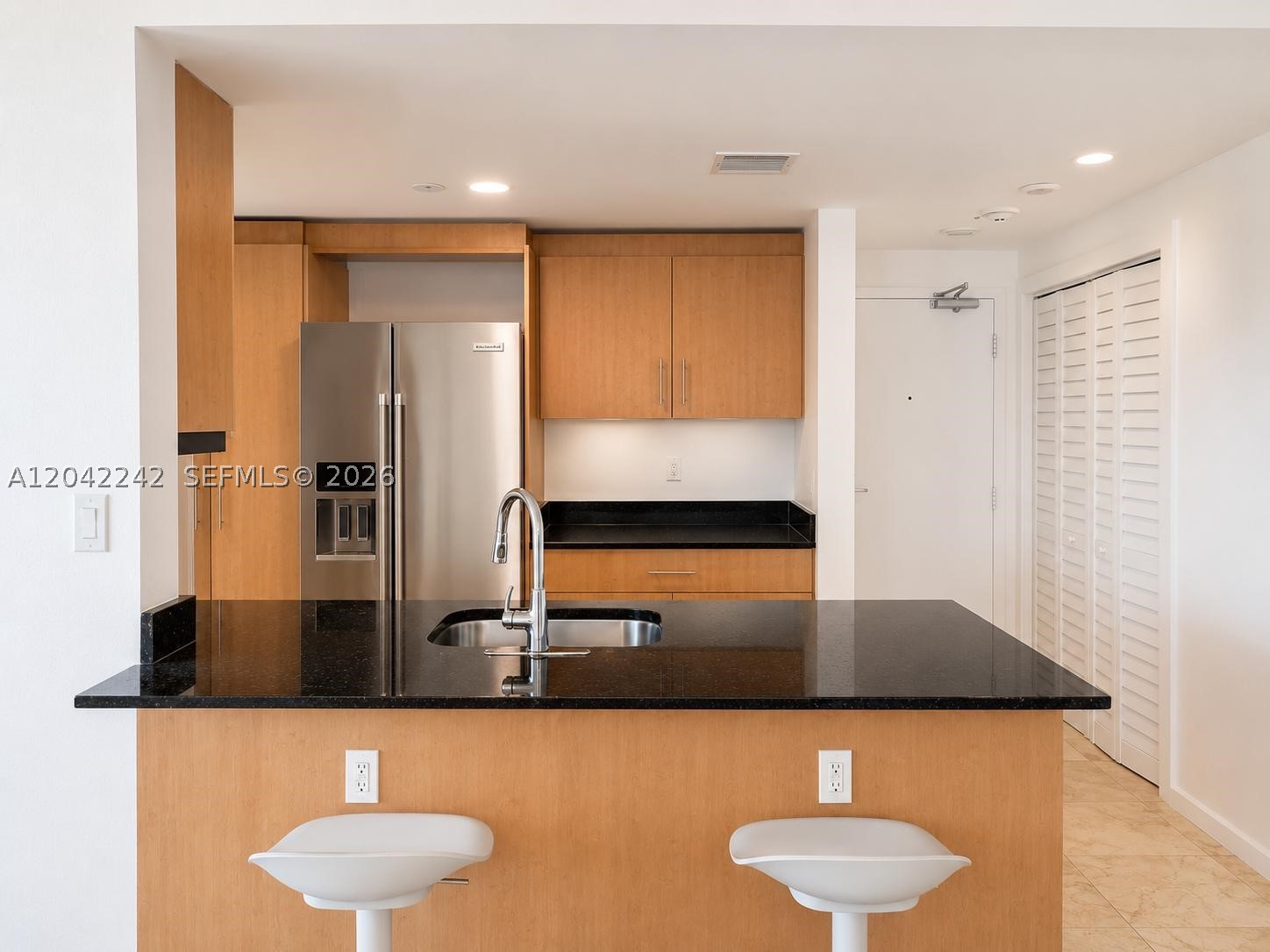 HARBOUR HOUSE CONDO - Residential