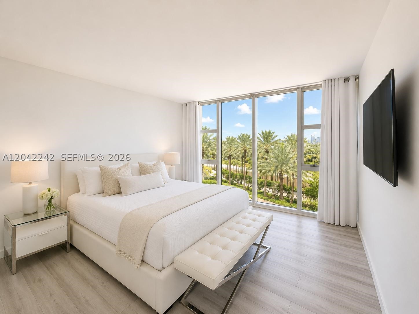 HARBOUR HOUSE CONDO - Residential