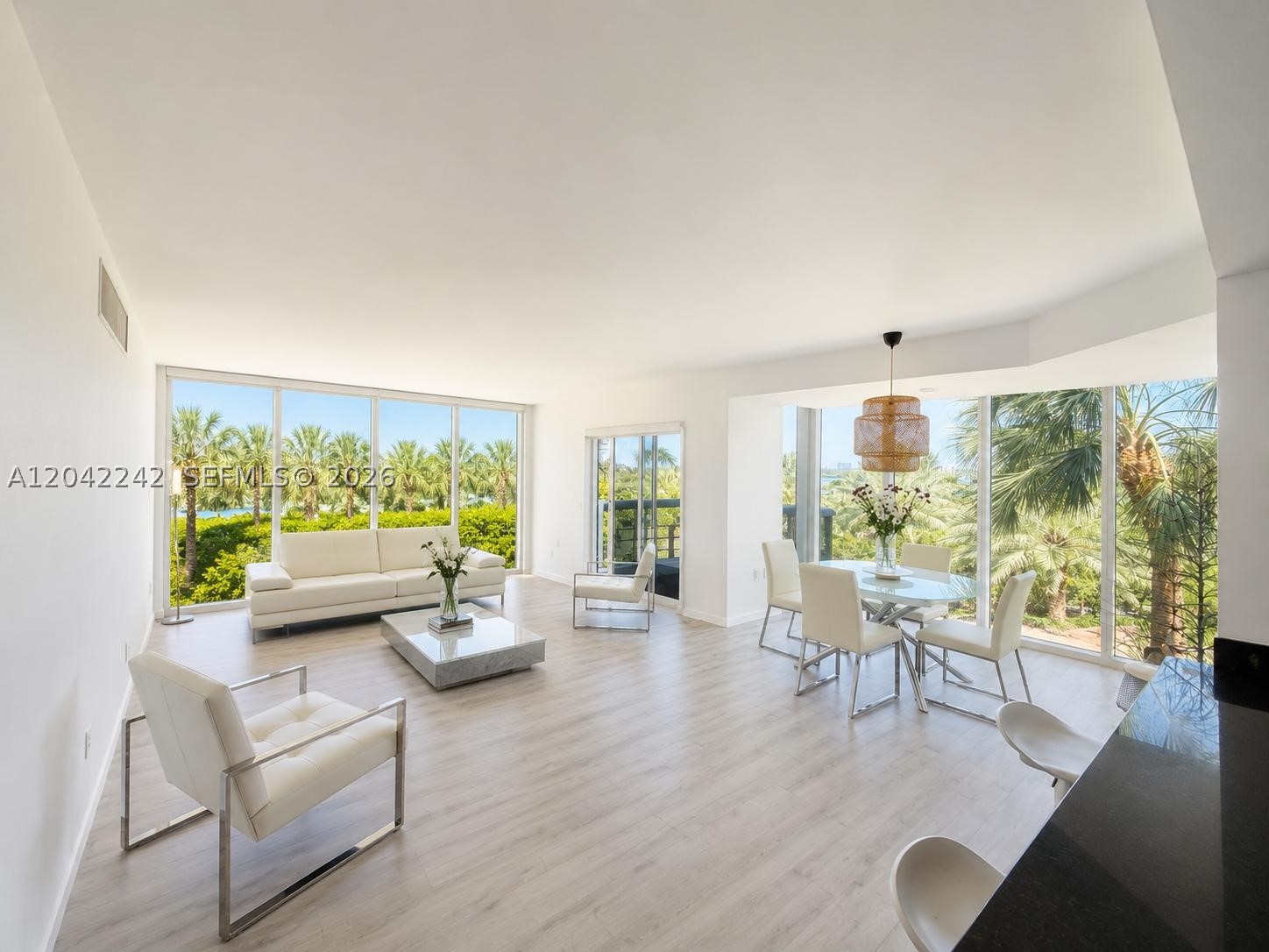 HARBOUR HOUSE CONDO - Residential