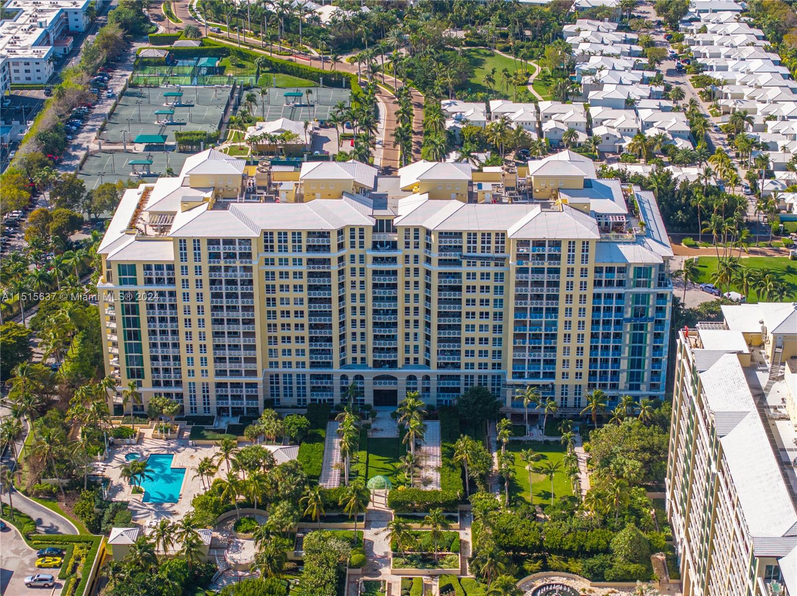 GRAND BAY RESIDENCES COND - Residential