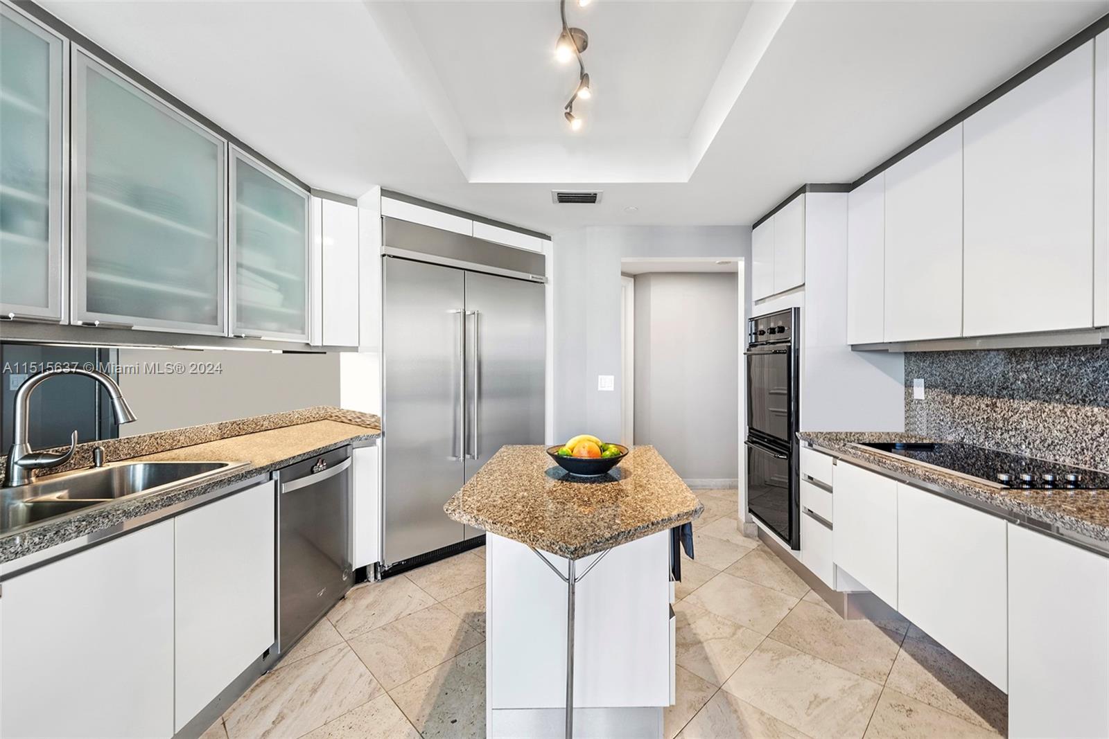 GRAND BAY RESIDENCES COND - Residential
