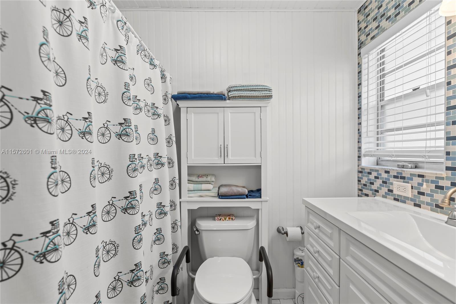 COUNTRY MANORS CONDO - Residential