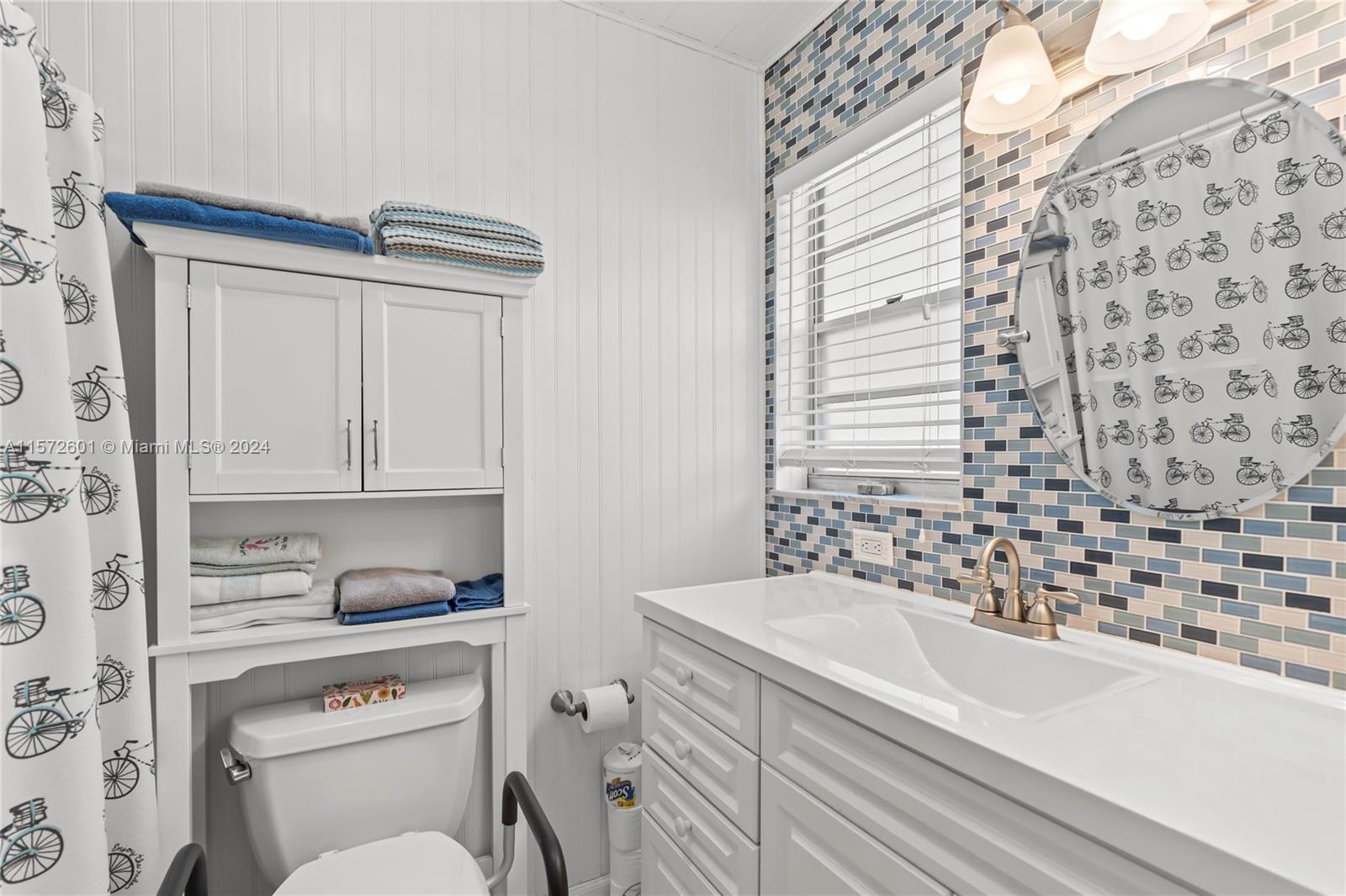 COUNTRY MANORS CONDO - Residential