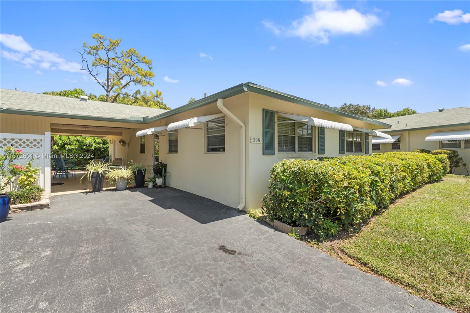 COUNTRY MANORS CONDO - Residential