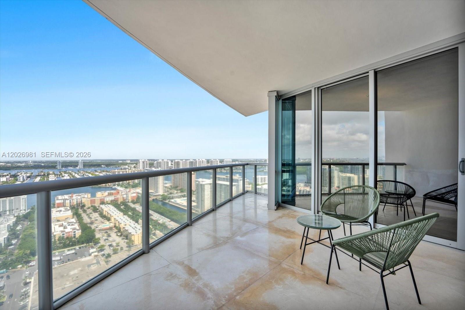 JADE OCEAN CONDO - Residential