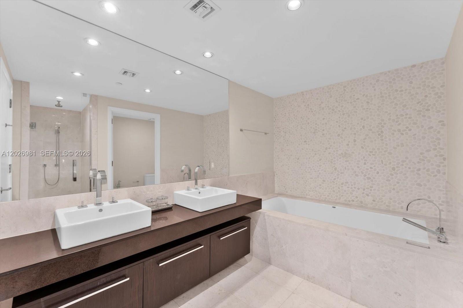 JADE OCEAN CONDO - Residential