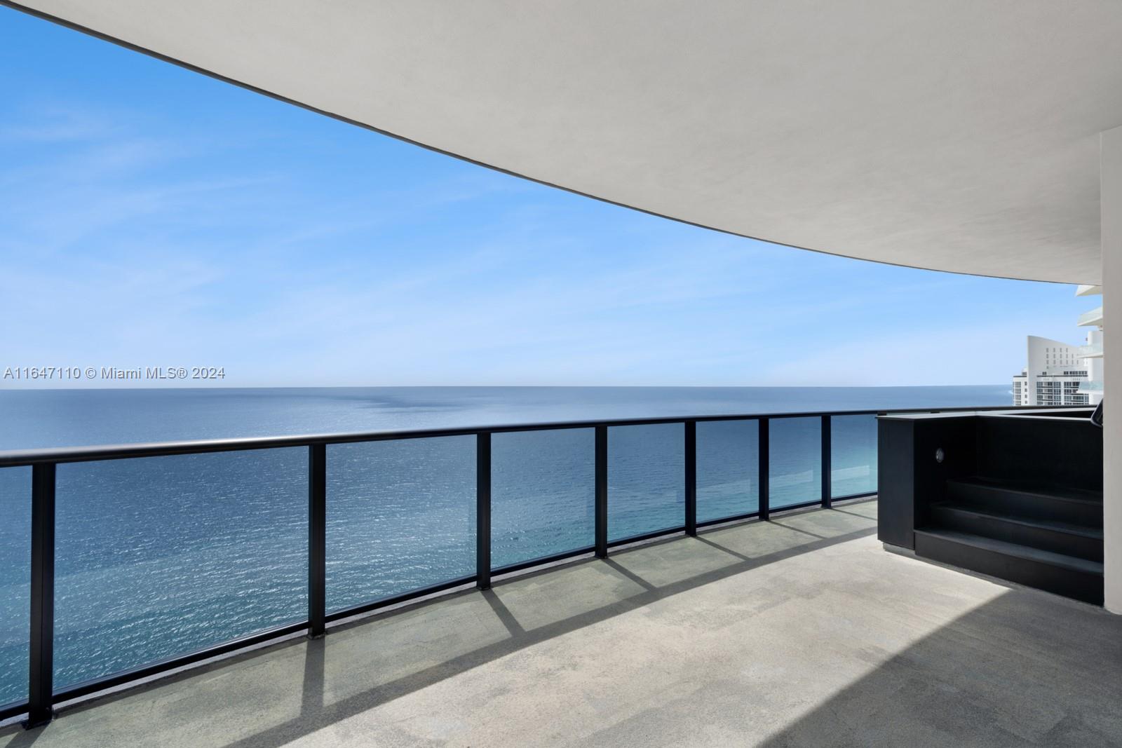 18555 COLLINS AVENUE COND - Residential