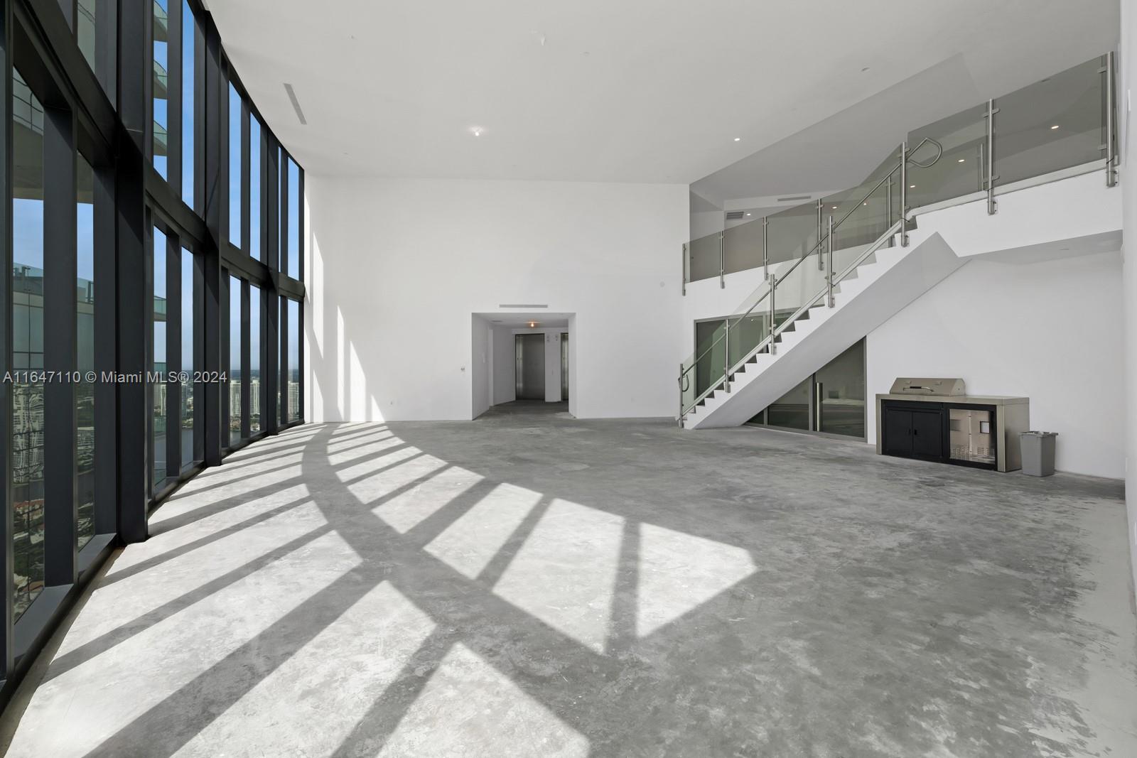 18555 COLLINS AVENUE COND - Residential
