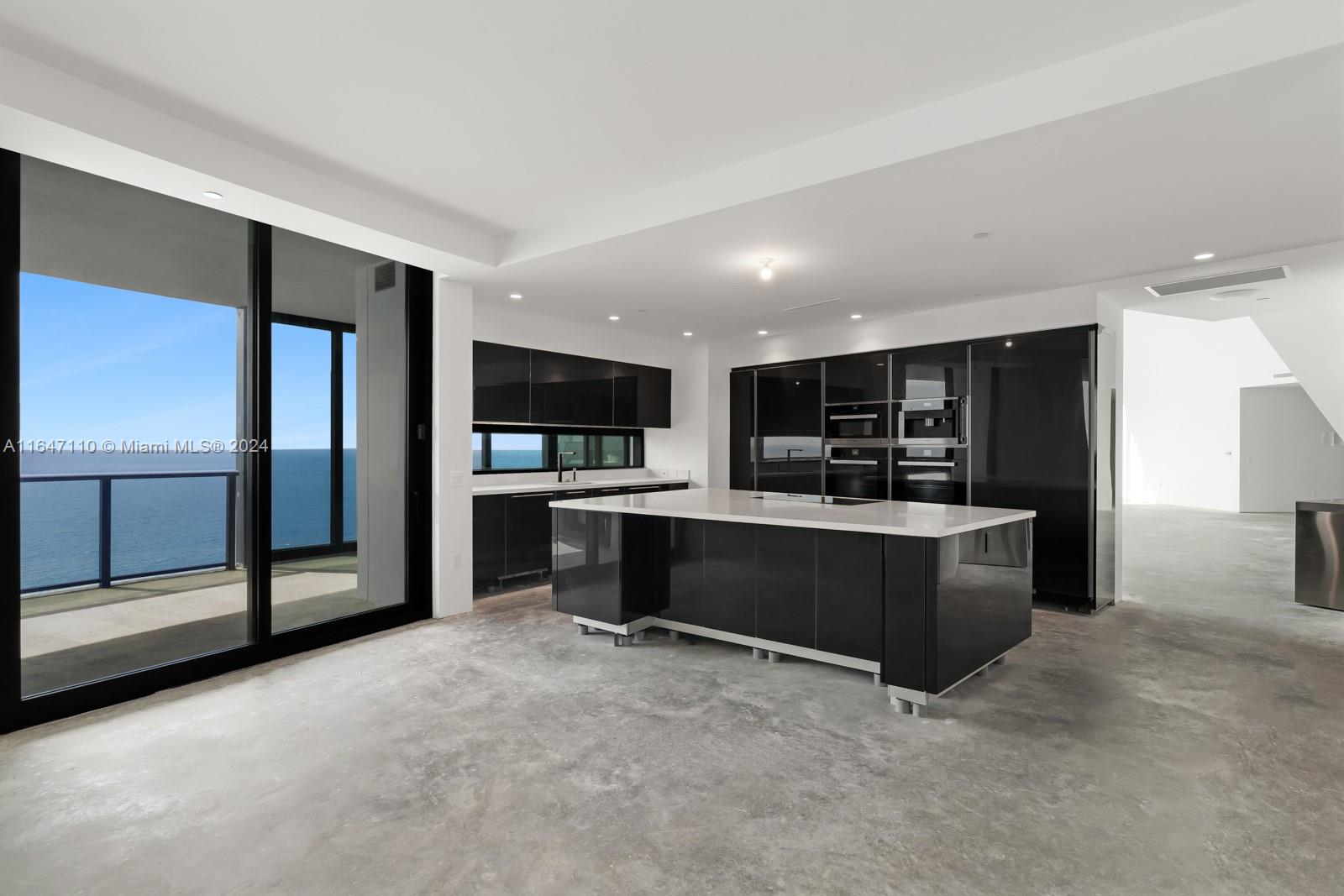 18555 COLLINS AVENUE COND - Residential