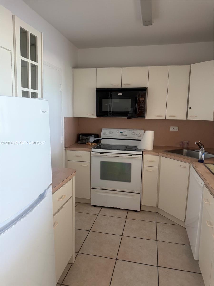 THE PAVILION CONDO - Residential Lease