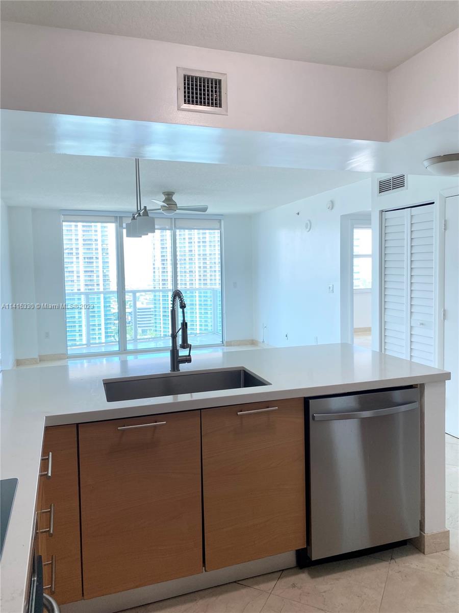 BRICKELL ON THE RIVER N T - Residential Lease