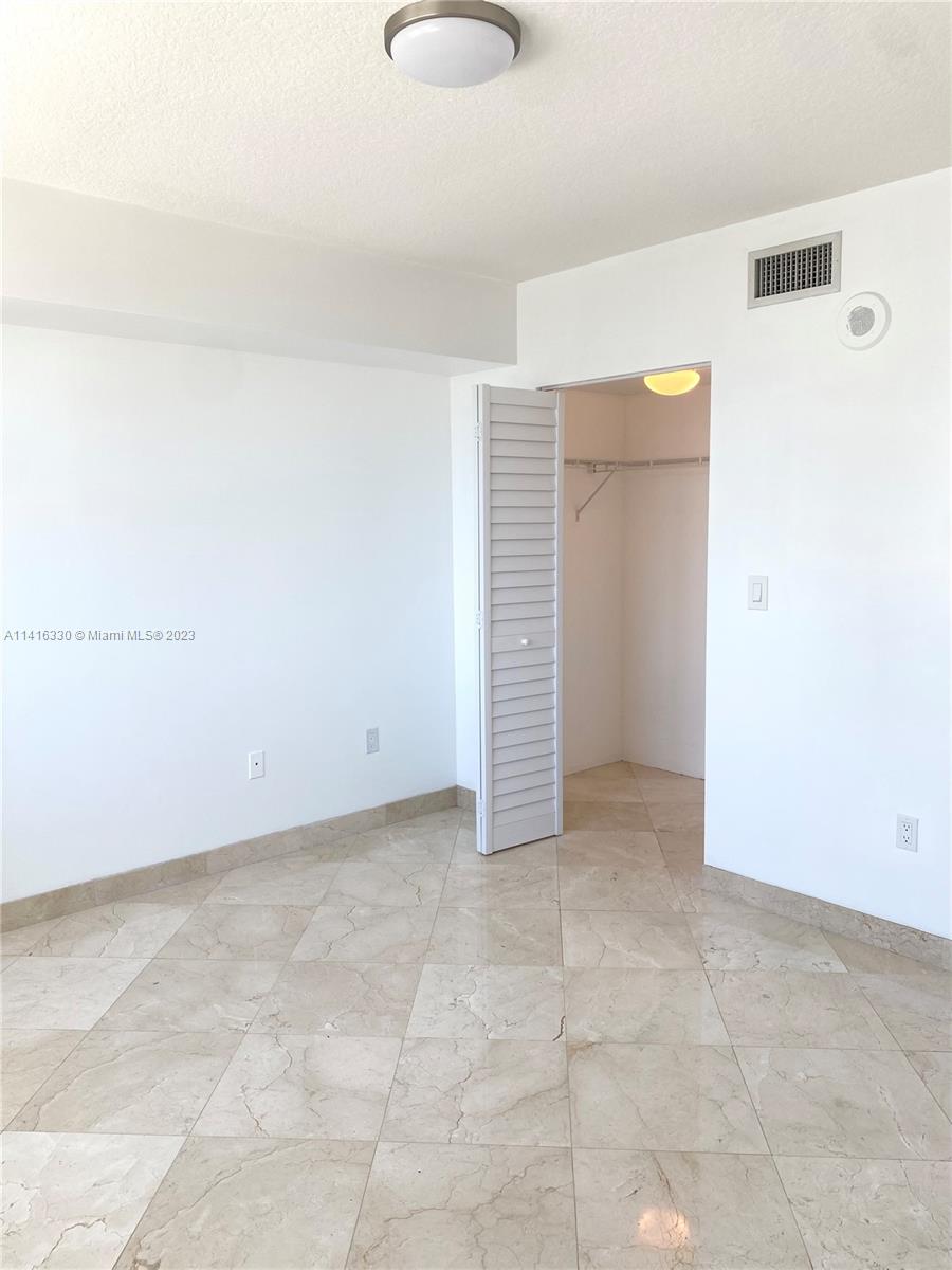 BRICKELL ON THE RIVER N T - Residential Lease