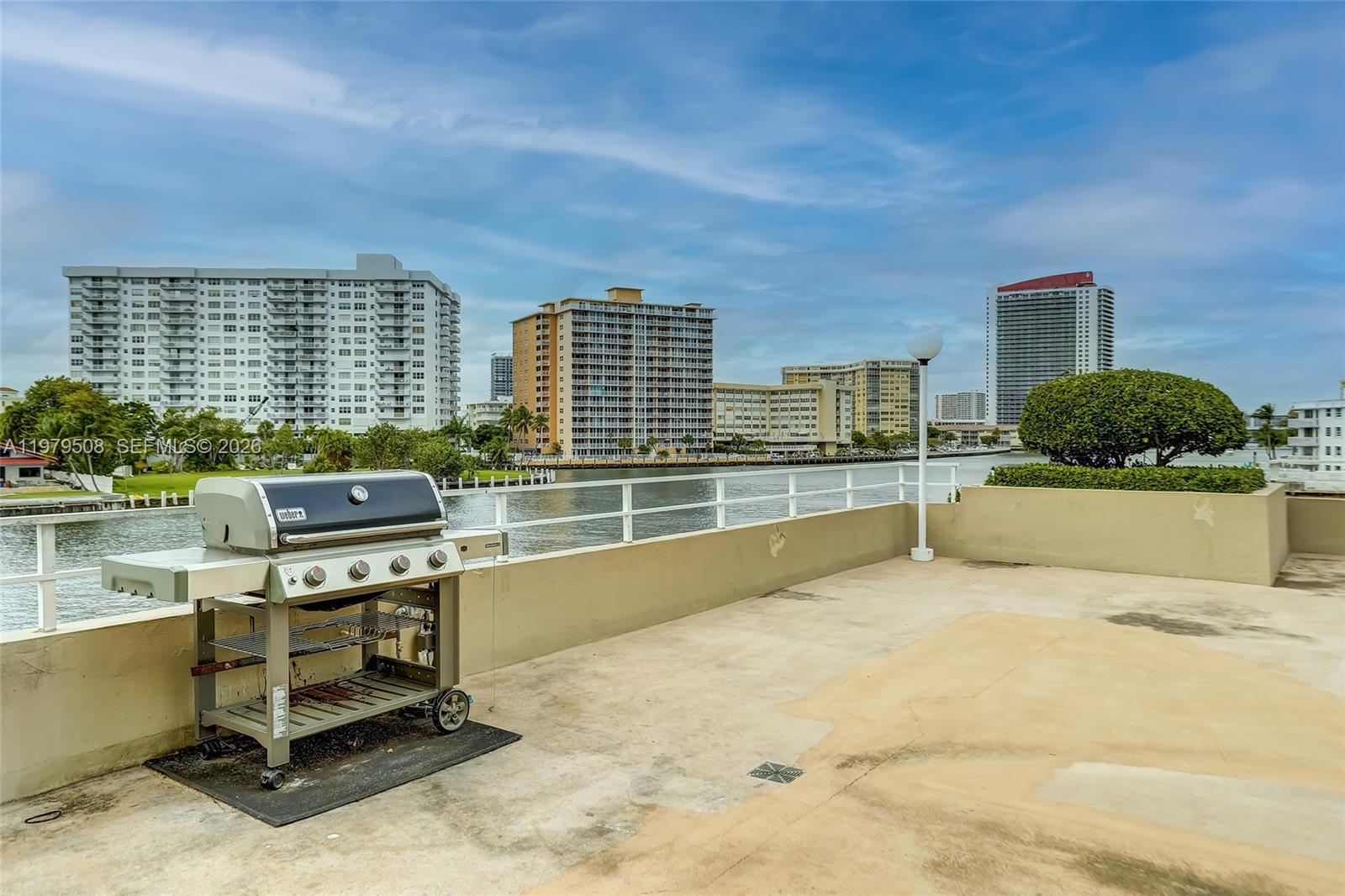 HEMISPHERES BAY NORTH - Residential