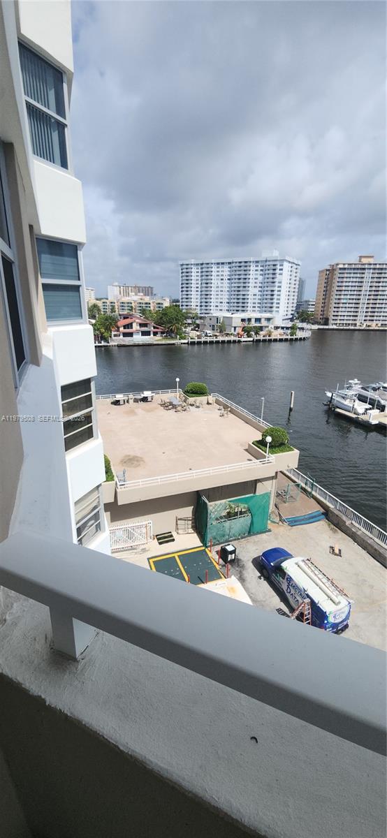 HEMISPHERES BAY NORTH - Residential