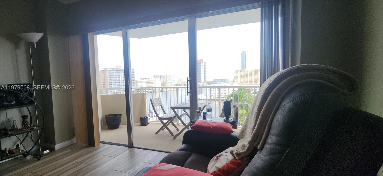 HEMISPHERES BAY NORTH - Residential