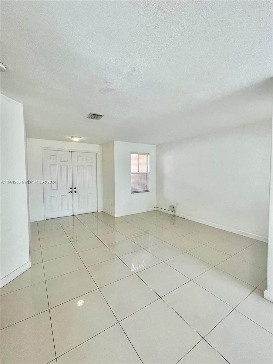 ISLANDS AT DORAL NORTHWES - Residential Lease