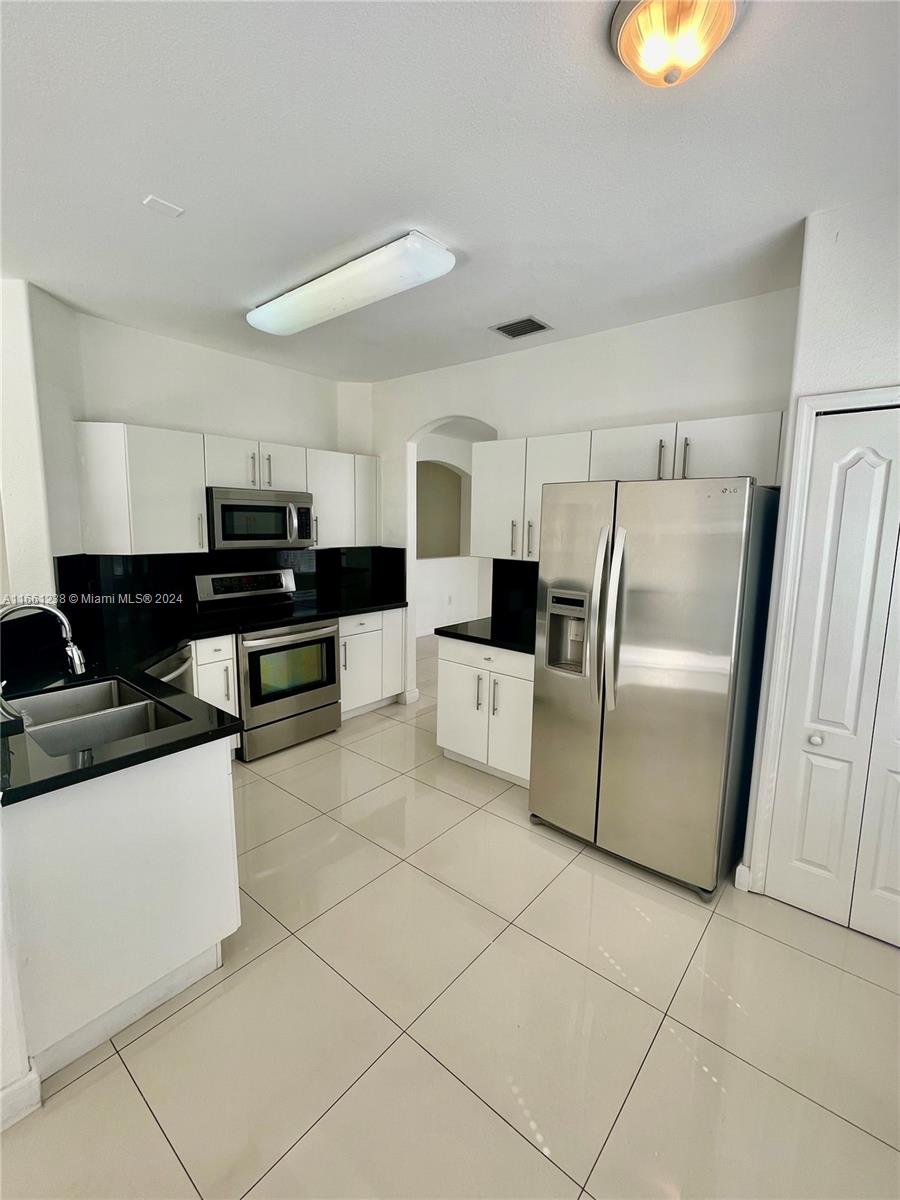 ISLANDS AT DORAL NORTHWES - Residential Lease