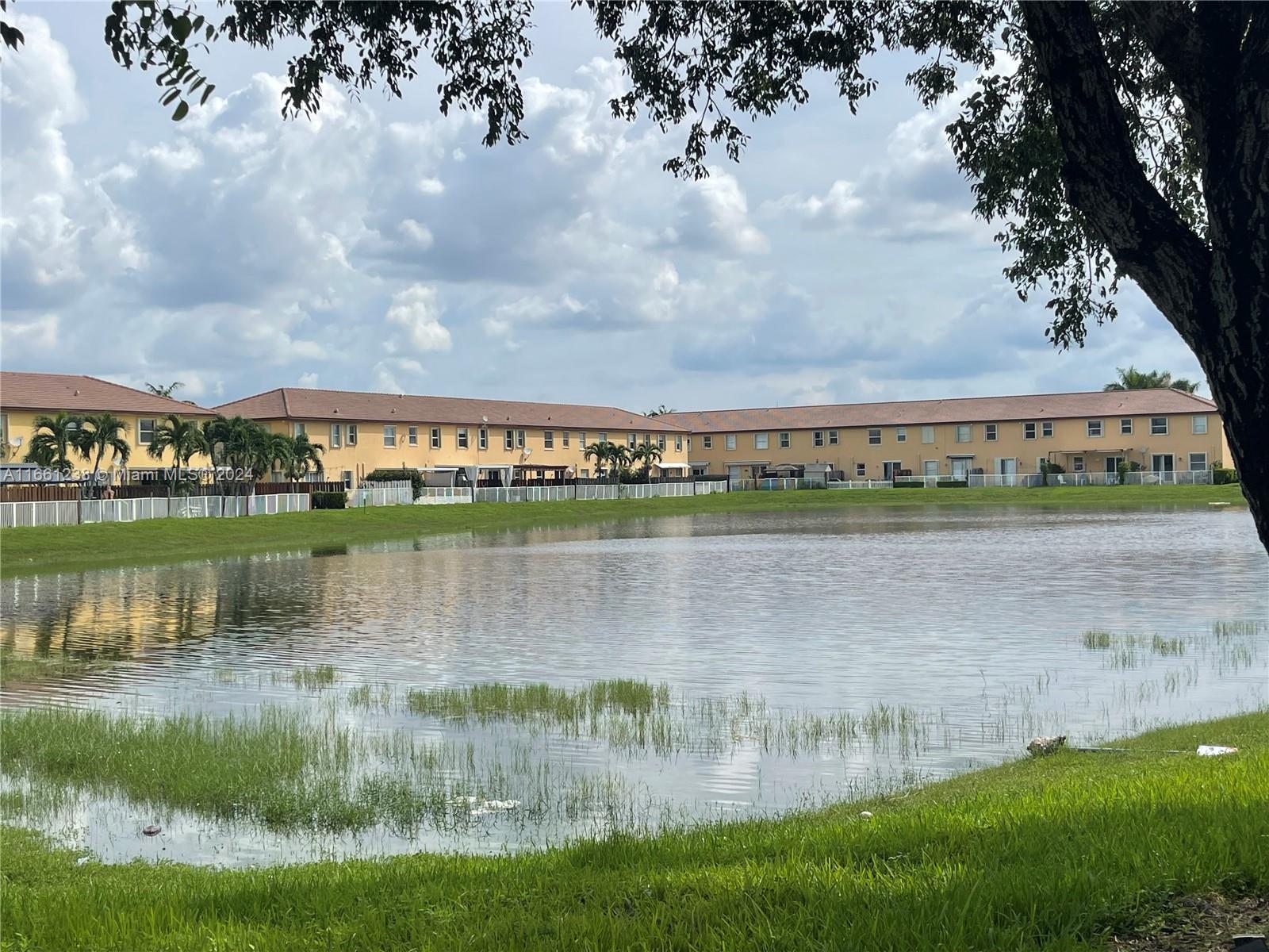 ISLANDS AT DORAL NORTHWES - Residential Lease