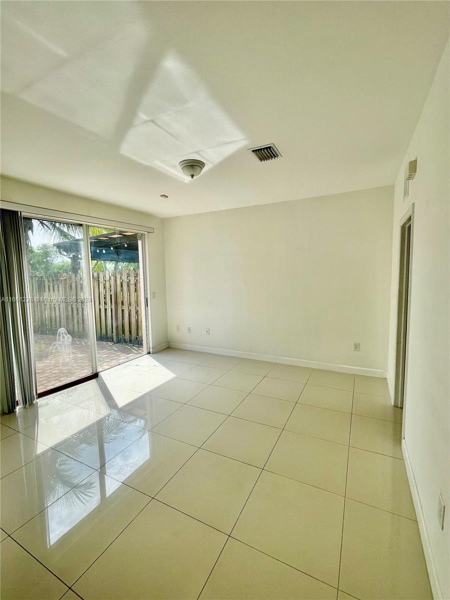 ISLANDS AT DORAL NORTHWES - Residential Lease