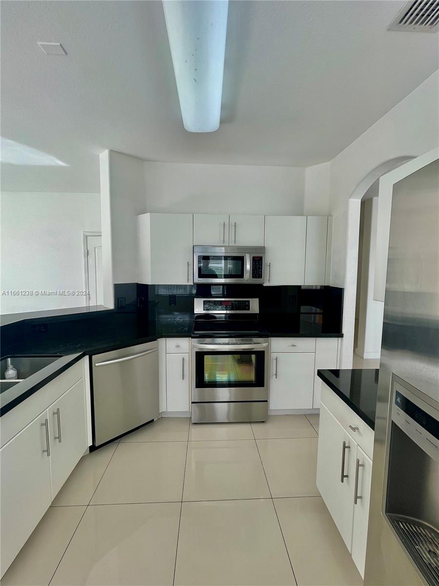 ISLANDS AT DORAL NORTHWES - Residential Lease