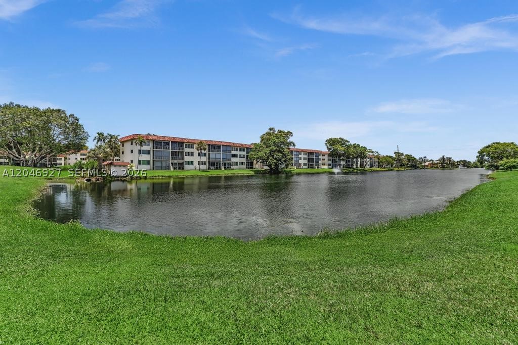 HOLLYBROOK GOLF AND - Residential
