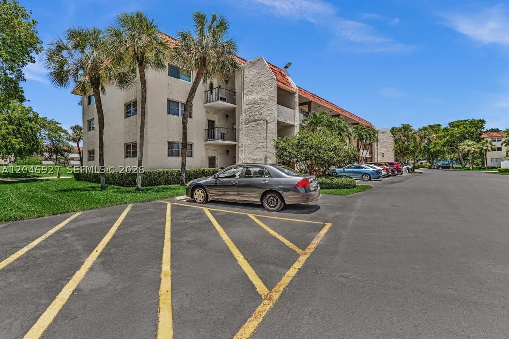 HOLLYBROOK GOLF AND - Residential