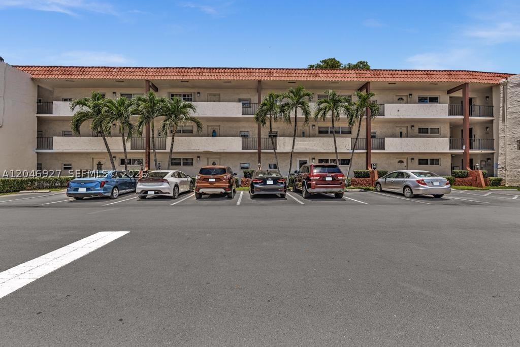 HOLLYBROOK GOLF AND - Residential