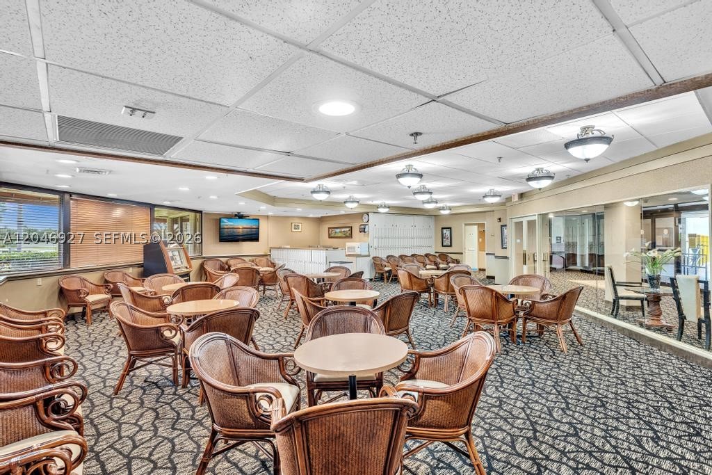 HOLLYBROOK GOLF AND - Residential