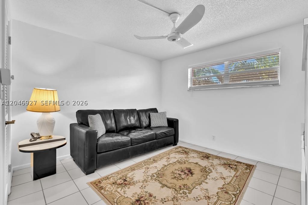 HOLLYBROOK GOLF AND - Residential