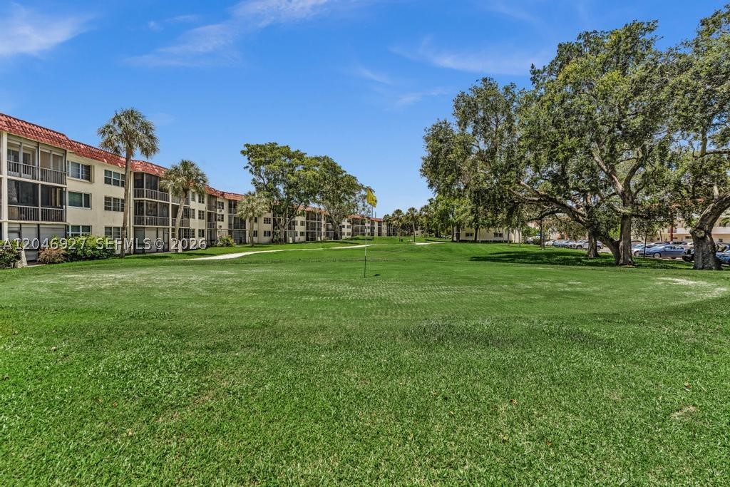 HOLLYBROOK GOLF AND - Residential