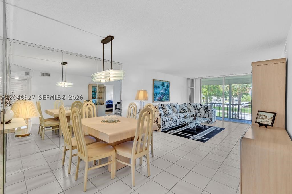 HOLLYBROOK GOLF AND - Residential
