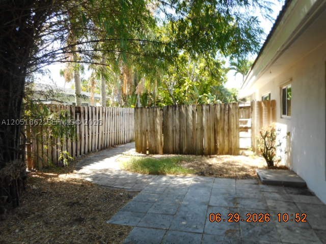 MANOR SQUARE - Residential Income