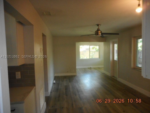 MANOR SQUARE - Residential Income