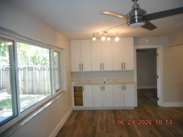MANOR SQUARE - Residential Income